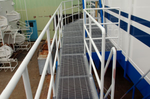 船舶・海上クレーンの通路